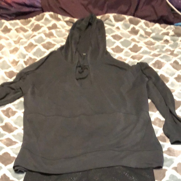 ✨2/$75 ✨ Fabletics buttery soft hoodie - Picture 6 of 7